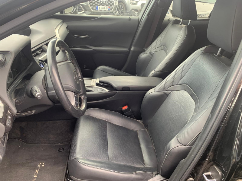 Lexus UX 250H 4WD LUXE MY19 2019 - photo n°14 Lexus UX 250H 4WD LUXE MY19  occasion à Albi - photo n°14