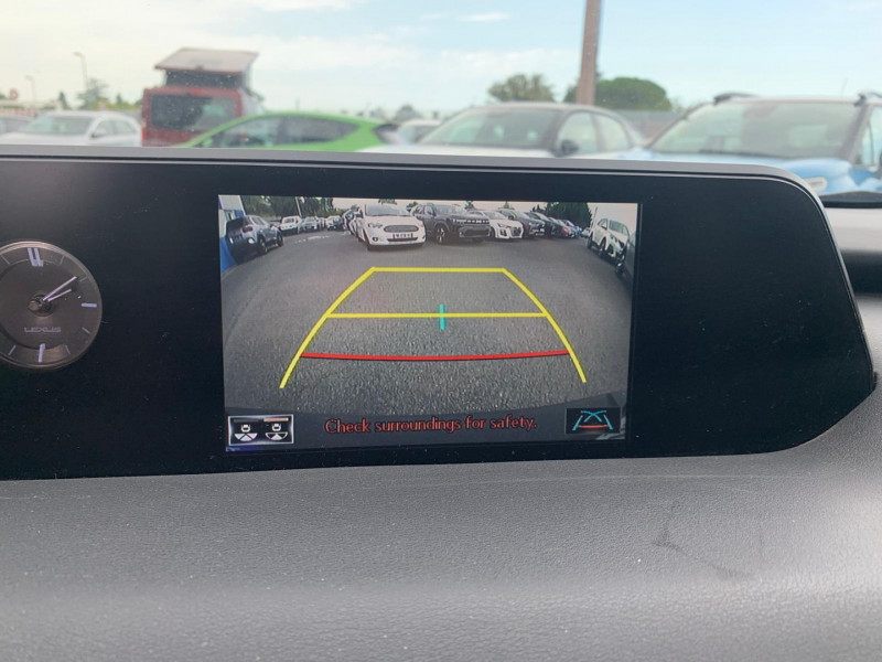 Lexus UX 250H 4WD LUXE MY19 2019 - photo n°11 Lexus UX 250H 4WD LUXE MY19  occasion à Albi - photo n°11