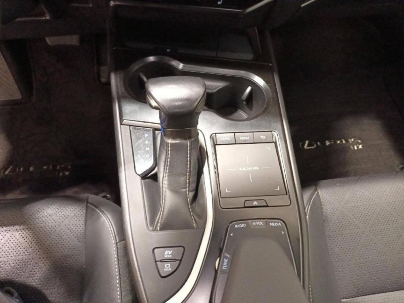 Lexus UX h 2WD Luxe  occasion à CHARLEVILLE MEZIERES