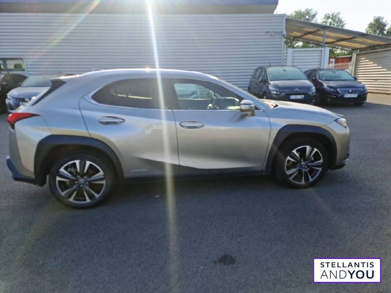 Lexus UX h 2WD Premium Edition  occasion à VILLENEUVE D'ASCQ - photo n°6