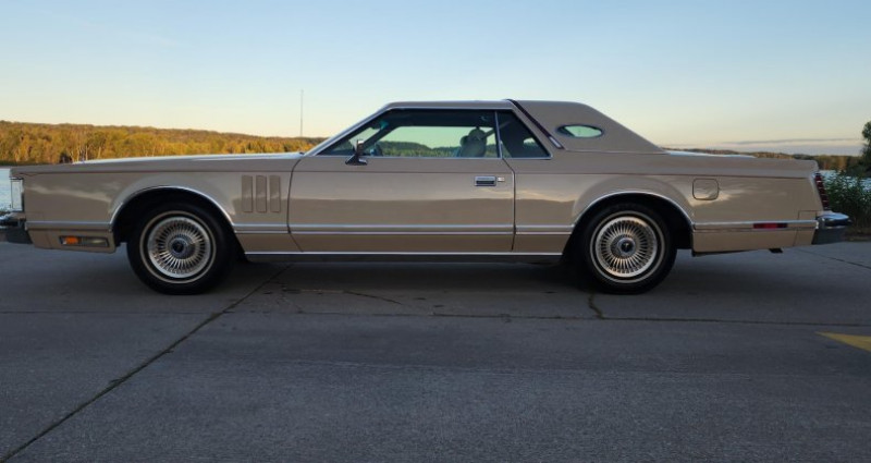 Lincoln Continental  1979 Lincoln Continental   occasion à LYON