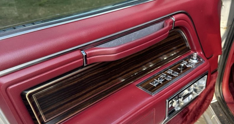 Lincoln Continental  1983 - photo n°5 Lincoln Continental   occasion à LYON - photo n°5