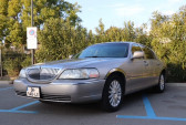 Lincoln Town Car occasion Beige année 2003 boite Automatique Annonce Lincoln Town Car occasion Essence Exclusive à Le Cannet