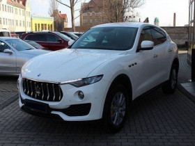Maserati Levante Blanc, garage PRESTIGE AUTOMOBILE  BEAUPUY