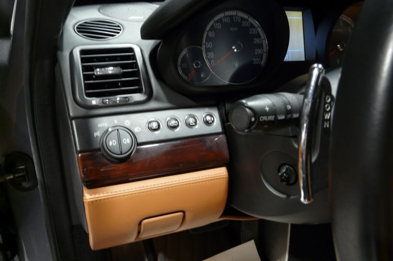 Maserati Quattroporte 4.2 V8 400 EXECUTIVE GT DUOSELECT Gris occasion  BEAUPUY - photo n6
