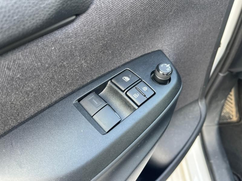 Mazda Mazda 2 1.5 Hybrid 116ch Pure 2023 - photo n°12 Mazda Mazda 2 1.5 Hybrid 116ch Pure  occasion à Saint-Brieuc - photo n°12