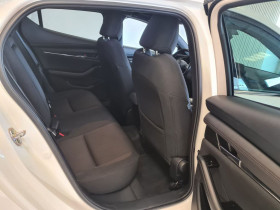 Mazda Mazda 3 2.0L SKYACTIV-G 122 ch BVA  occasion  Beaupuy - photo n8