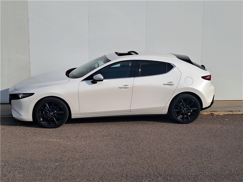 Mazda Mazda 3 5 PORTES 2.0L E-SKYACTIV-X M HYBRID 186 CH BVA6 Exclusive  occasion  PERPIGNAN - photo n6
