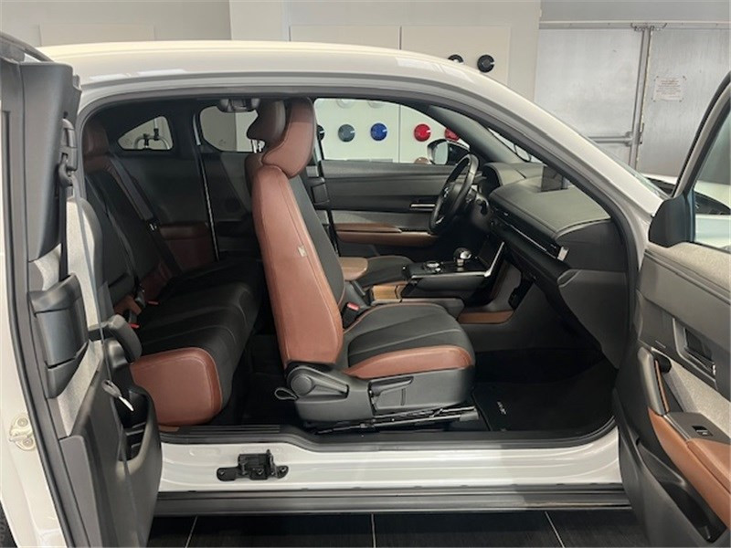 Mazda MX-30 E-SKYACTIV 145 CH Industrial Vintage  occasion &agrave; LABEGE CEDEX - photo n&deg;8