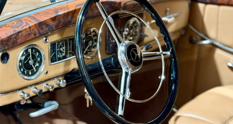 Mercedes 220 benz ( w187 ) cabriolet type a  occasion &agrave; Les Alluets Le Roi - photo n&deg;5