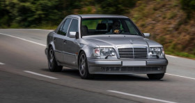 Mercedes 500 occasion 1994 mise en vente &agrave; LYON par le garage COLLECTOR CARS AUCTION - photo n&deg;1