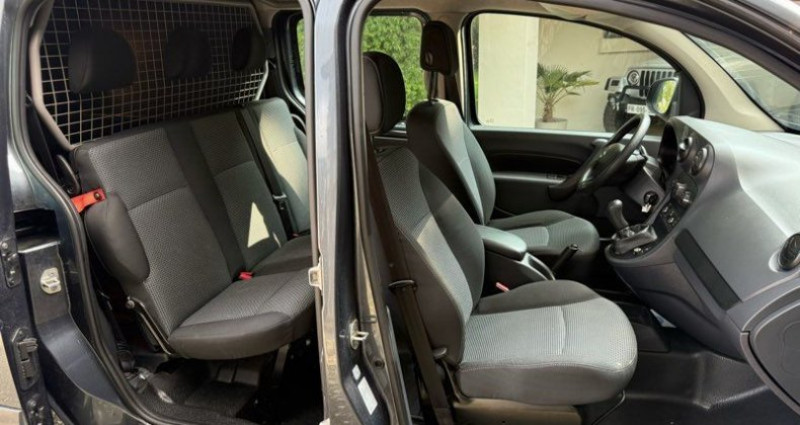 Mercedes Citan 3 Modèles disponibles BENZ 109 CDI EXTRA LONG MIXTO CABINE R 2018 - photo n°4 Mercedes Citan 3 Modèles disponibles BENZ 109 CDI EXTRA LONG MIXTO CABINE R  occasion à ST CHRISTOPHE DU LIGNERON - photo n°4