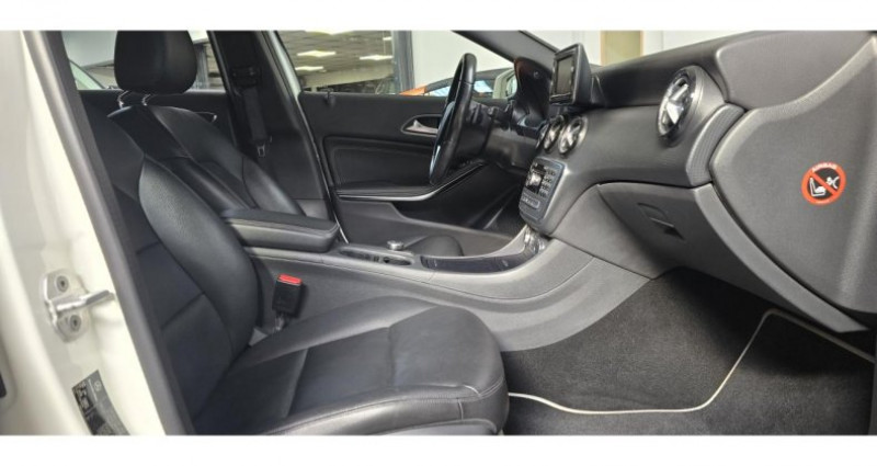 Mercedes Classe A 180 180 CDI FAP BlueEfficiency - BV 7G-DCT BERLINE - BM 176 Sens 2013 - photo n°7 Mercedes Classe A 180 180 CDI FAP BlueEfficiency - BV 7G-DCT BERLINE - BM 176 Sens  occasion à SAINT LAURENT DU VAR - photo n°7