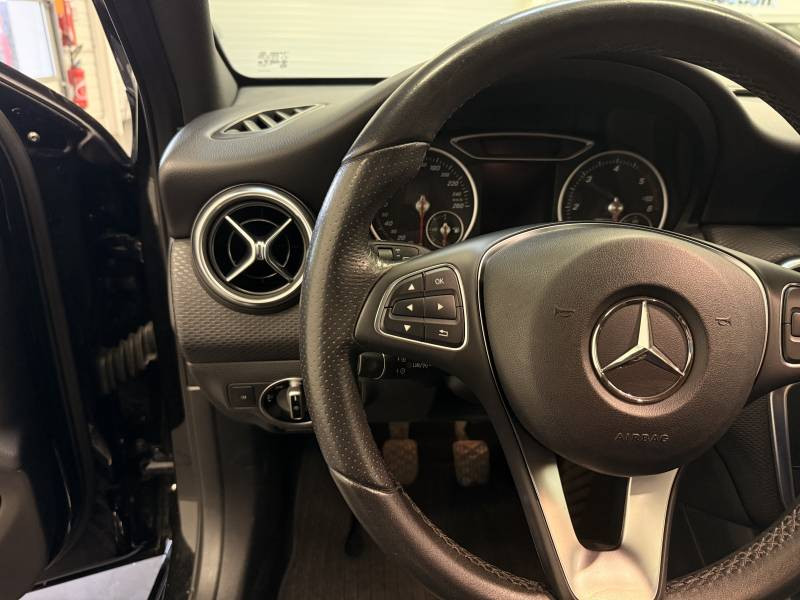 Mercedes Classe A 180 180 d Sport Edition 2018 - photo n°14 Mercedes Classe A 180 180 d Sport Edition  occasion à Brive-la-Gaillarde - photo n°14