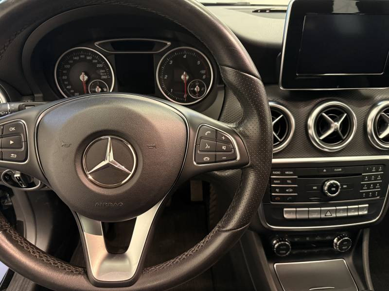 Mercedes Classe A 180 180 d Sport Edition 2018 - photo n°15 Mercedes Classe A 180 180 d Sport Edition  occasion à Brive-la-Gaillarde - photo n°15