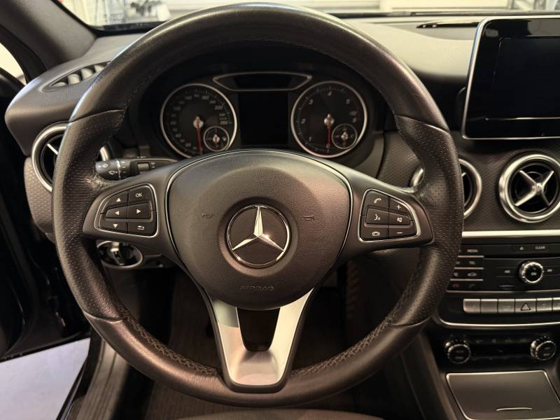 Mercedes Classe A 180 180 d Sport Edition 2018 - photo n°16 Mercedes Classe A 180 180 d Sport Edition  occasion à Brive-la-Gaillarde - photo n°16