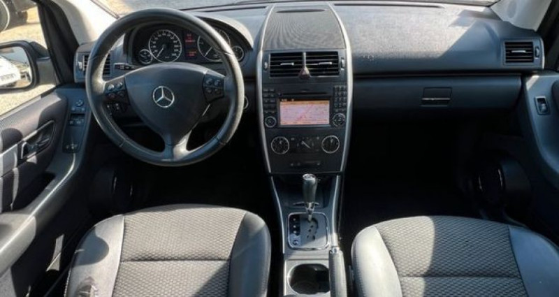 Mercedes Classe A 180 Benz 180 CDI 110 BOITE AUTO AVANTGARDE  occasion  LA CHAPELLE DE GUINCHAY - photo n4