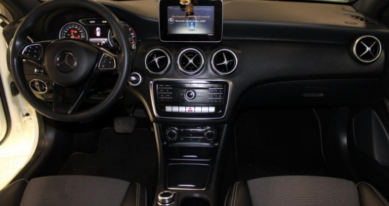 Mercedes Classe A 200 200d BV 7G-DCT BERLINE 4-Matic 2017 - photo n°7 Mercedes Classe A 200 200d BV 7G-DCT BERLINE 4-Matic  occasion à VILLENEUVE D'ASCQ - photo n°7