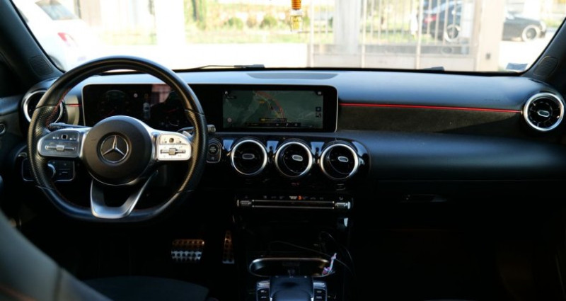 Mercedes Classe A 250 amg line 224 ch 4matic 7g-dct 2019 - photo n°4 Mercedes Classe A 250 amg line 224 ch 4matic 7g-dct  occasion à Meyreuil - photo n°4