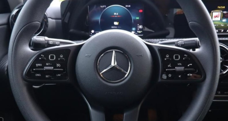Mercedes Classe A 250 E 1.3 218 CH PHEV HYBRID BUSINESS LINE 8G-DCT BVA GARANT 2021 - photo n°5 Mercedes Classe A 250 E 1.3 218 CH PHEV HYBRID BUSINESS LINE 8G-DCT BVA GARANT  occasion à Bourgoin-Jallieu - photo n°5