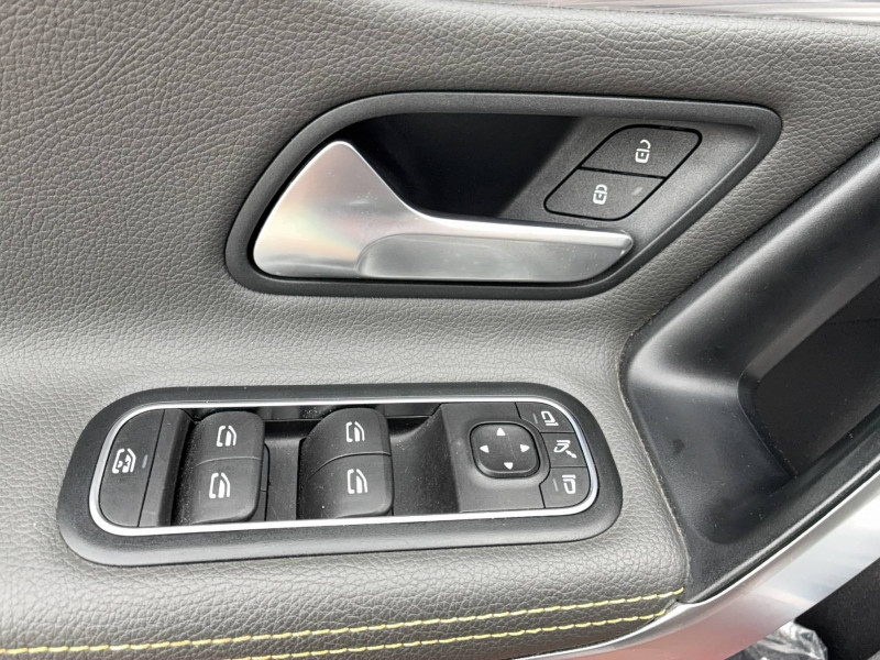Mercedes Classe A Classe A 45 S Mercedes-AMG 8G-DCT Speedshift AMG 4Matic+  5p 2019 - photo n°12 Mercedes Classe A Classe A 45 S Mercedes-AMG 8G-DCT Speedshift AMG 4Matic+  5p  occasion à Libourne - photo n°12