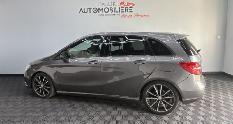 Mercedes Classe B 180 1.8 180 CDI Finition Sport 109 CV 2012 - photo n°6 Mercedes Classe B 180 1.8 180 CDI Finition Sport 109 CV  occasion à Venelles - photo n°6