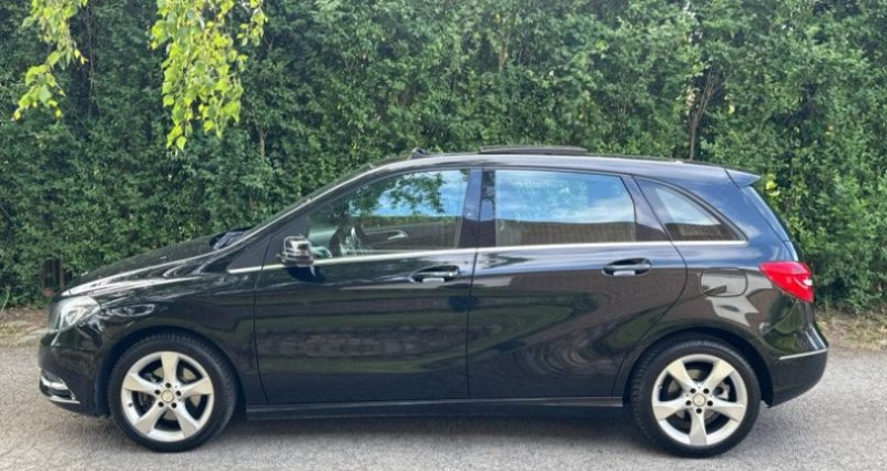 Mercedes Classe B 200 200D 136CH FASCINATION AMG 7G-DCT * 2018 * TOIT OUVRANT * CA 2018 - photo n°5 Mercedes Classe B 200 200D 136CH FASCINATION AMG 7G-DCT * 2018 * TOIT OUVRANT * CA  occasion à La Chapelle D'Armentiéres - photo n°5