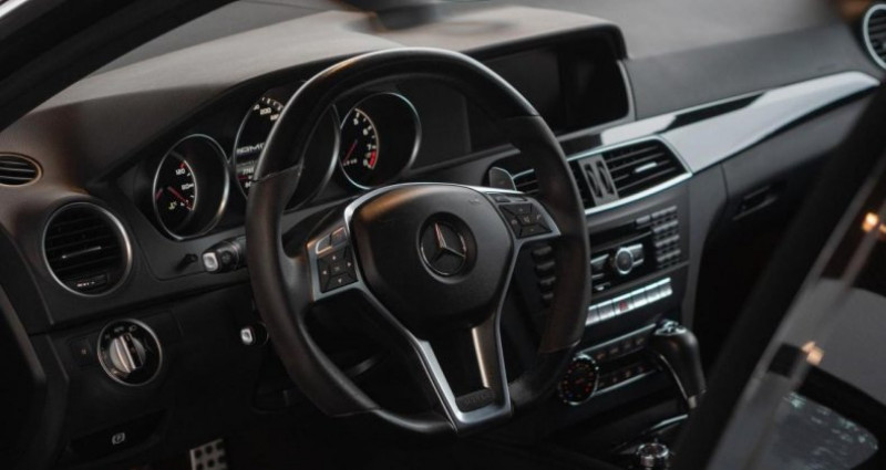 Mercedes Classe C 63 AMG 63 AMG A 2012 - photo n°7 Mercedes Classe C 63 AMG 63 AMG A  occasion à Dieudonné - photo n°7