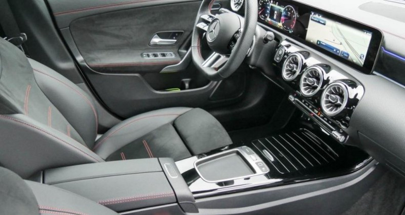 Mercedes Classe CLA Shooting brake 180  - photo n°4 Mercedes Classe CLA Shooting brake 180  occasion à LEIMBACH - photo n°4
