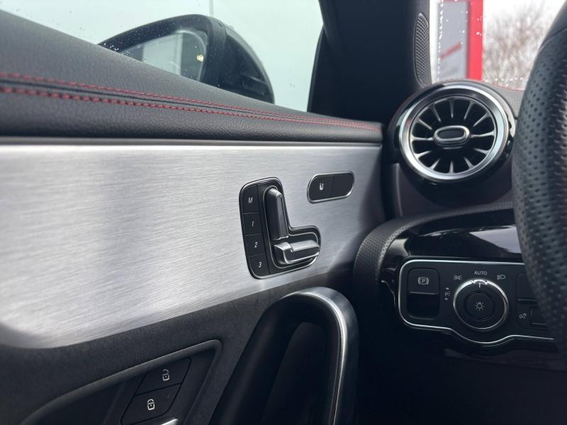 Mercedes Classe CLA 180 d 116ch AMG Line  occasion  Barberey-Saint-Sulpice - photo n15