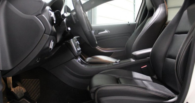 Mercedes GLA 200 - BV 7G-DCT - BM X156 Sport Edition 2019 - photo n°6 Mercedes GLA 200 - BV 7G-DCT - BM X156 Sport Edition  occasion à Venelles - photo n°6