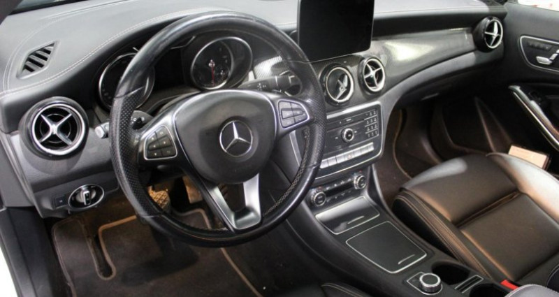 Mercedes GLA 200 - BV 7G-DCT - BM X156 Sport Edition 2019 - photo n°7 Mercedes GLA 200 - BV 7G-DCT - BM X156 Sport Edition  occasion à Venelles - photo n°7