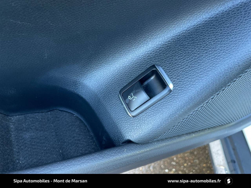 Mercedes GLA GLA 200 7-G DCT Starlight Edition 5p 2018 - photo n°13 Mercedes GLA GLA 200 7-G DCT Starlight Edition 5p  occasion à Mont-de-Marsan - photo n°13
