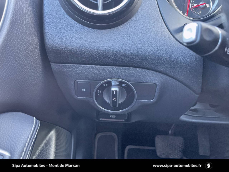 Mercedes GLA GLA 200 7-G DCT Starlight Edition 5p 2018 - photo n°18 Mercedes GLA GLA 200 7-G DCT Starlight Edition 5p  occasion à Mont-de-Marsan - photo n°18
