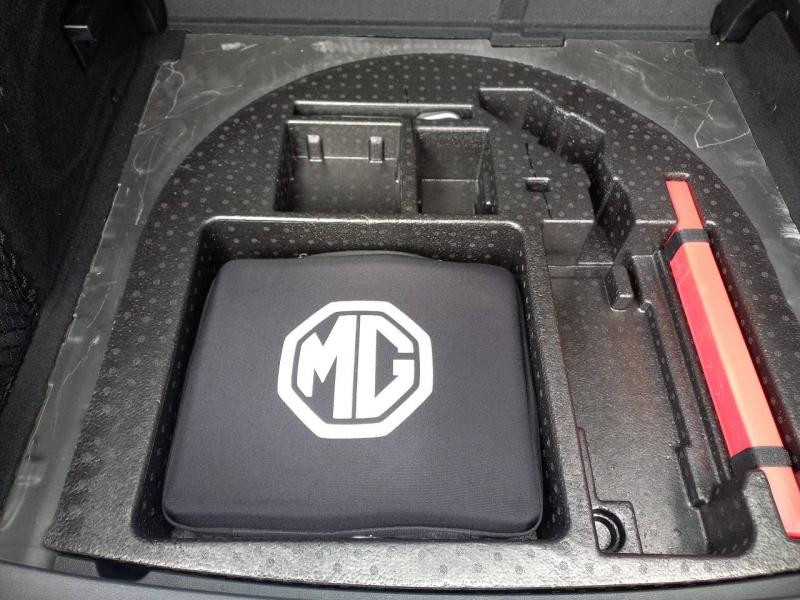 MG MOTOR ZS EV 177ch - 51kWh Luxury  occasion  Vert-Saint-Denis - photo n14