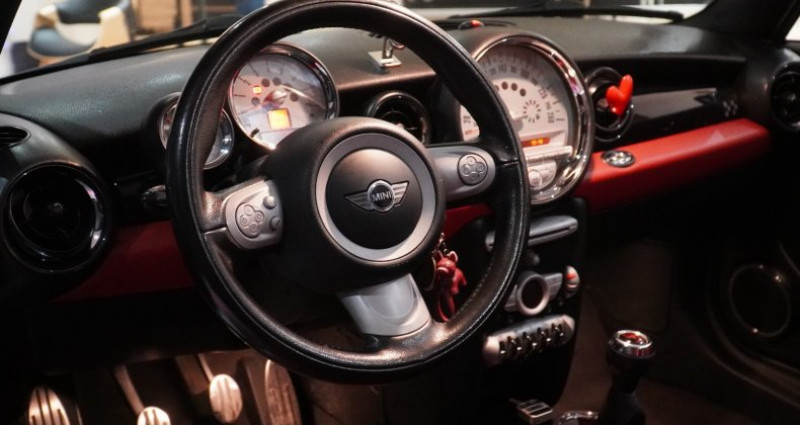 Mini Cabrio CABRIOLET R57 1.6i - 211 John Cooper Works 2010 - photo n°3 Mini Cabrio CABRIOLET R57 1.6i - 211 John Cooper Works  occasion à L'ISLE SUR LA SORGUE - photo n°3