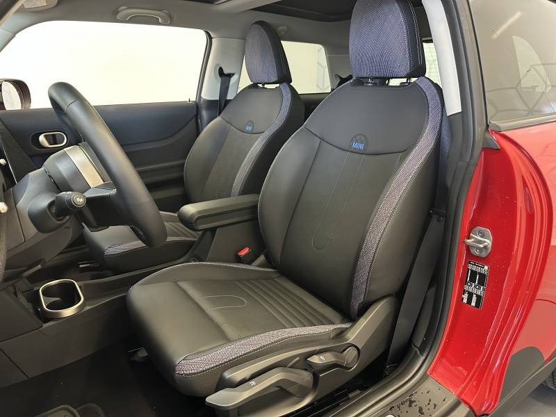 Mini Mini cooper 156 ch DKG7 C Classic  occasion  Brive La Gaillarde - photo n4
