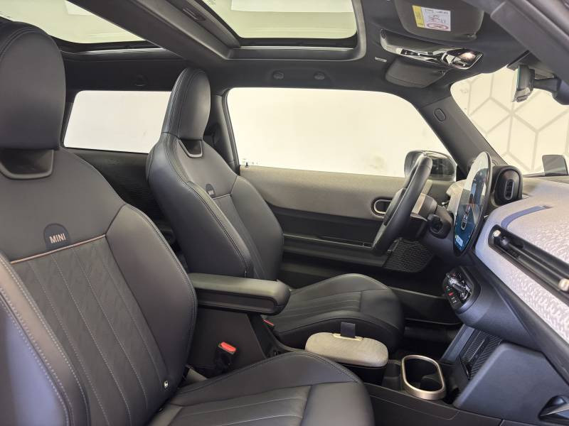 Mini Mini cooper 156 ch DKG7 C Favoured 2024 - photo n°14 Mini Mini cooper 156 ch DKG7 C Favoured  occasion à Béziers - photo n°14