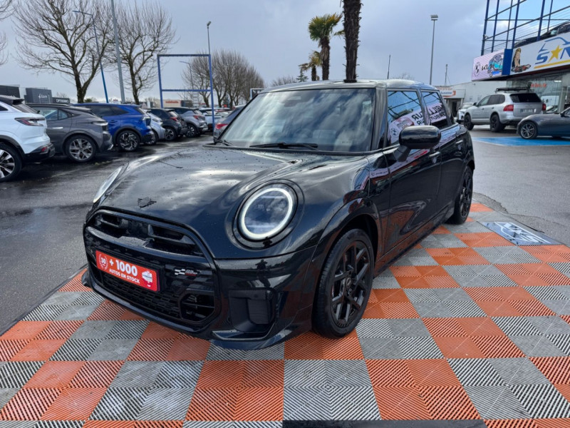 Mini Mini 1.5 156 DKG7 JCW GPS Toit Ouvrant JA 17 Noires HIFI Tete Hau  occasion � Montauban - photo n�2