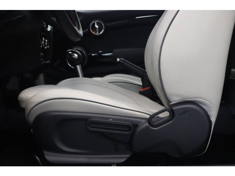 Mini Mini Cabriolet 231 ch John Cooper Works BVA6  occasion  Lescar - photo n15