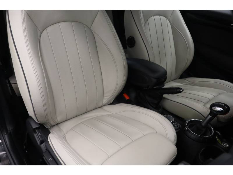 Mini Mini Cabriolet 231 ch John Cooper Works BVA6  occasion  Lescar - photo n10