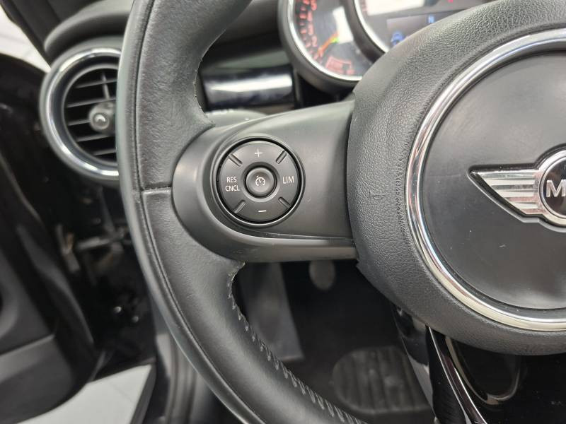 Mini Mini Cabriolet Cooper 136 ch Finition Exquisite  occasion � Limoges - photo n�17