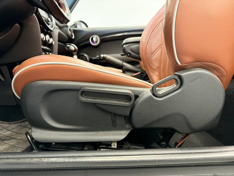 Mini Mini Cabriolet Cooper SD 170 ch BVA6 Finition Exquisite  occasion � Brive-la-Gaillarde - photo n�12