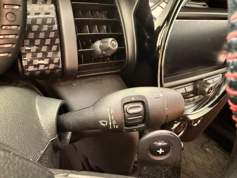 Mini Mini Cabriolet Cooper SD 170 ch BVA6 Finition Exquisite  occasion � Brive-la-Gaillarde - photo n�15