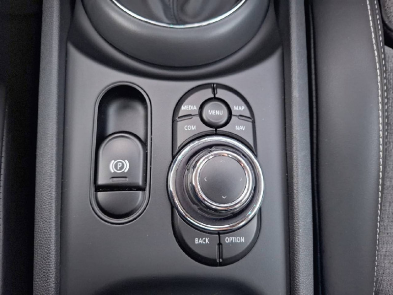 Mini Mini Clubman Cooper 136 ch DKG7 Edition Premium Plus 5p  occasion � Bo� - photo n�15