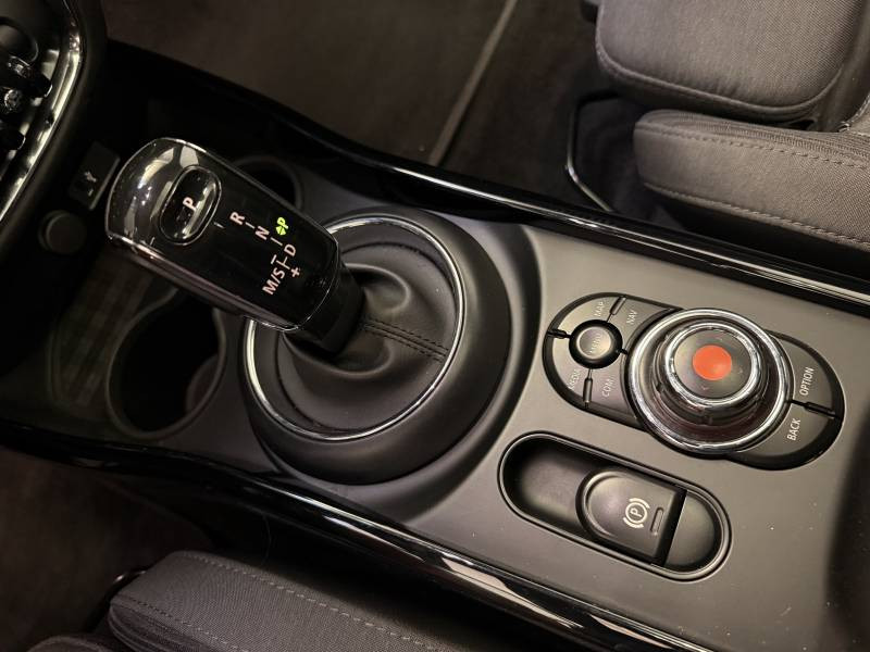 Mini Mini Clubman One D 116 ch BVA7 Edition Kensington  occasion  Brive-la-Gaillarde - photo n20
