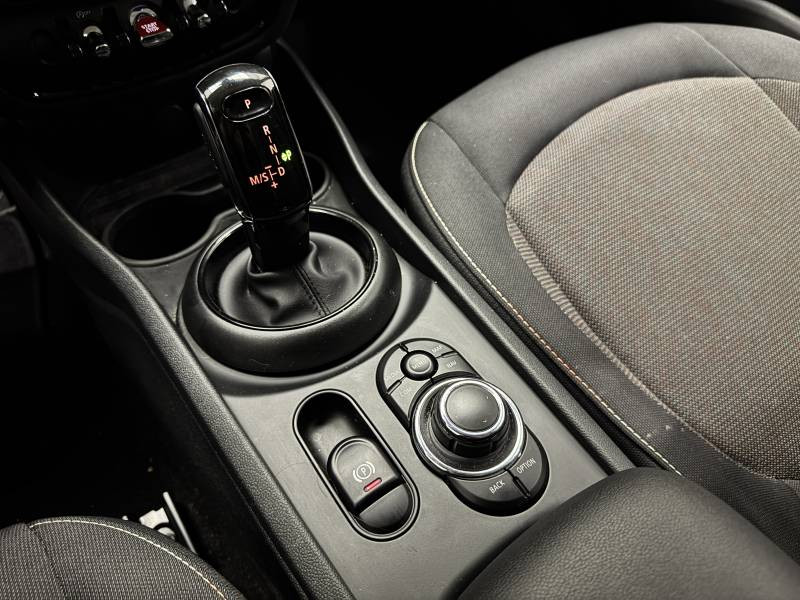 Mini Mini Clubman One D 116 ch DKG7 Finition Business Design  occasion � Carcassonne - photo n�6