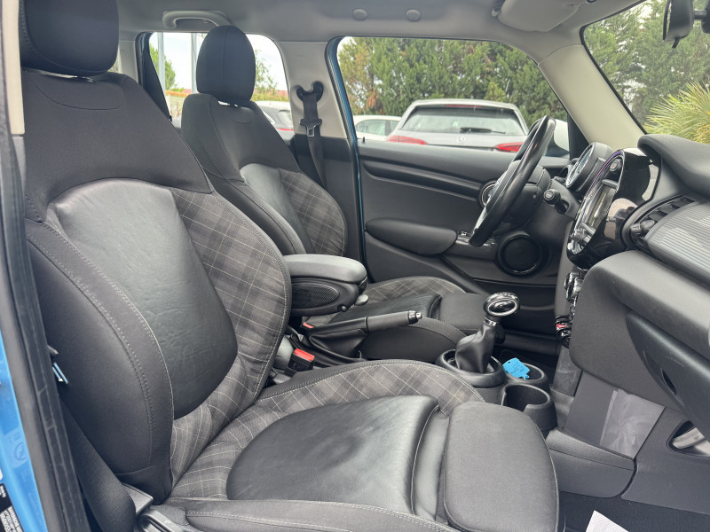 Mini Mini COOPER 136 CH BLACKFRIARS BVA  occasion  Colomiers - photo n11