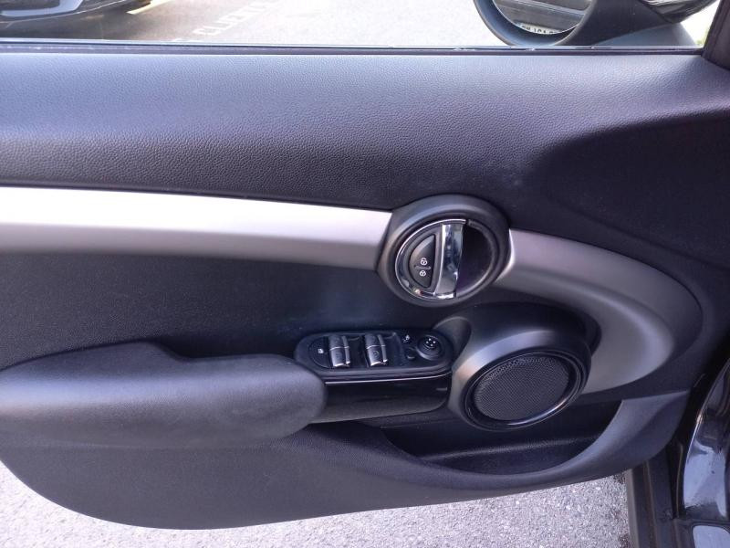 Mini Mini Cooper 136ch  Edition Greenwich BVA7  occasion  Vert-Saint-Denis - photo n15