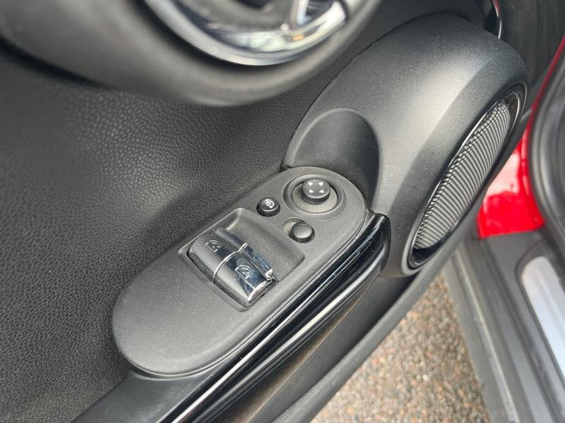 Mini Mini Cooper 136ch  Edition Greenwich  occasion � Cesson-S�vign� - photo n�13